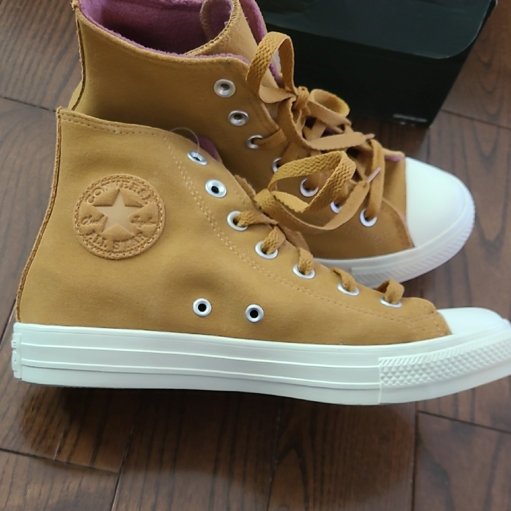 New Converse Chuck Taylor All Star High Wheat Egret Leather 572236C W size 7.5